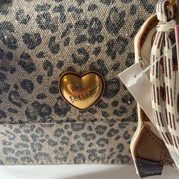 Betsey Johnson Leopard Print Crossbody Bag Cowboy Boot Charm New with Tag VIRAL - Picture 5 of 9
